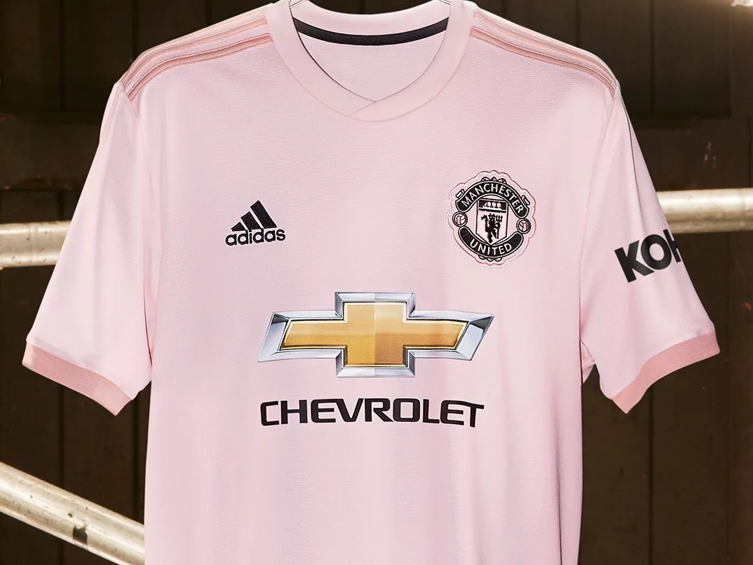 post card maglia rosa manchester united 2019.webp